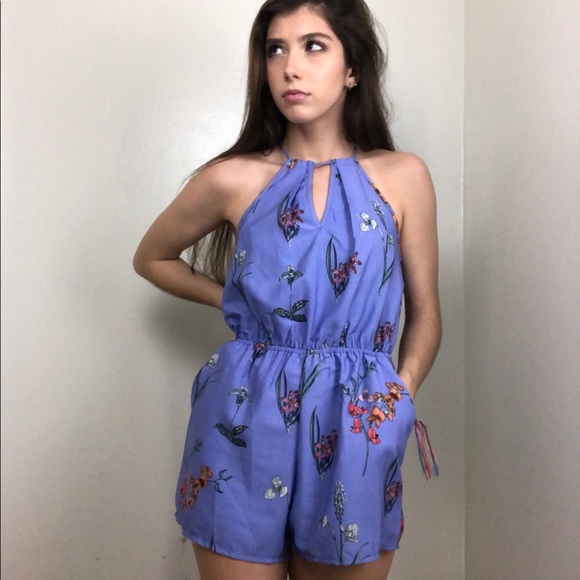 SOLD🛒 FLORAL ROMPER - Picture 2 of 4